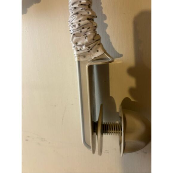 Infant crib mobile animals gray white stripes clips on musical - Picture 2 of 6